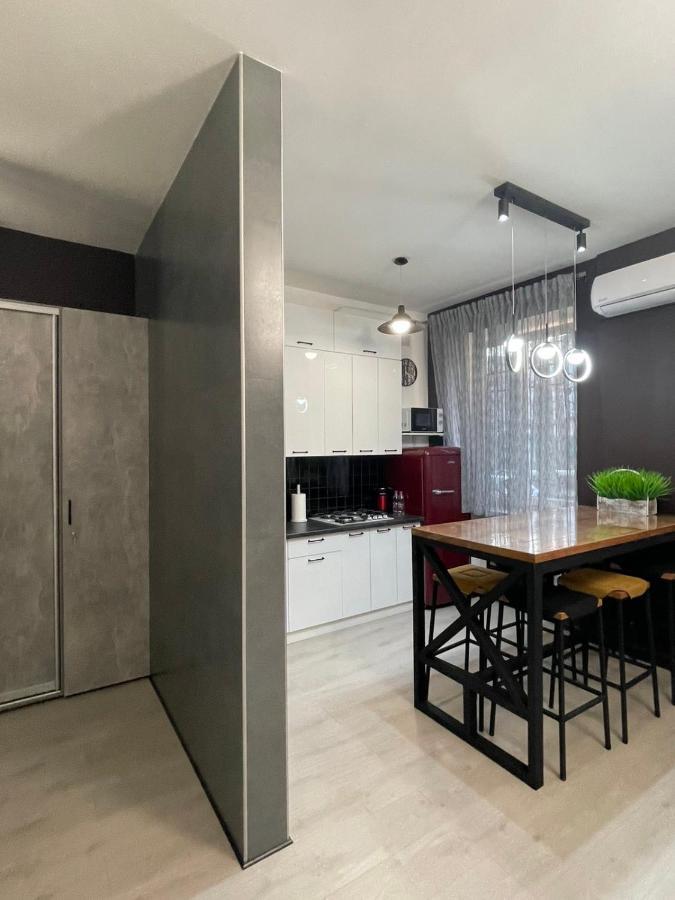 Vel Люкс Apartment Chernivtsi Ngoại thất bức ảnh
