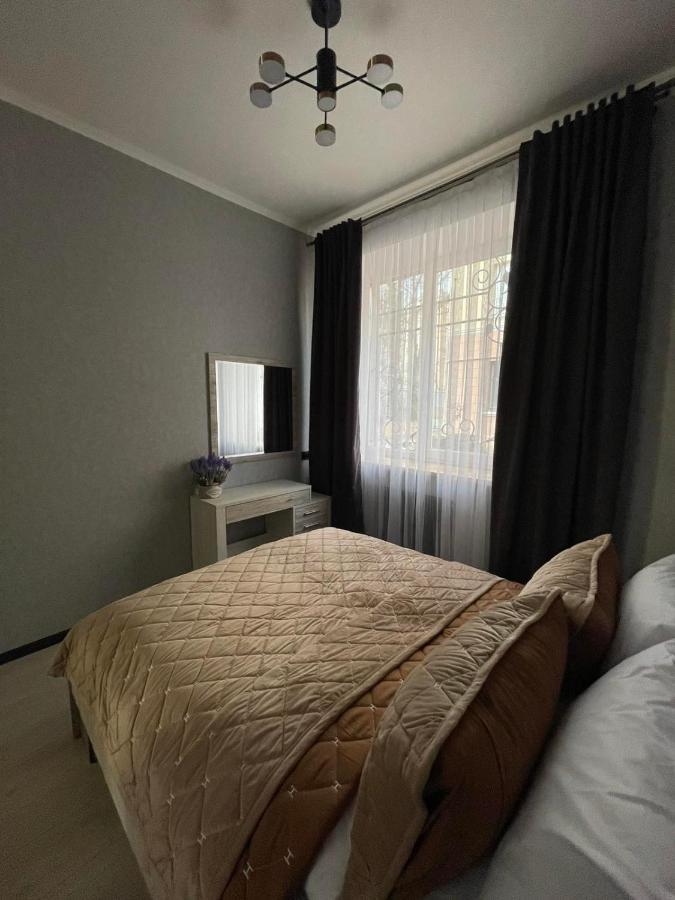 Vel Люкс Apartment Chernivtsi Ngoại thất bức ảnh