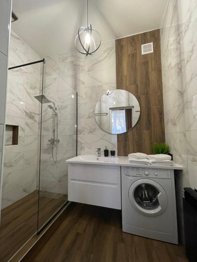Vel Люкс Apartment Chernivtsi Ngoại thất bức ảnh