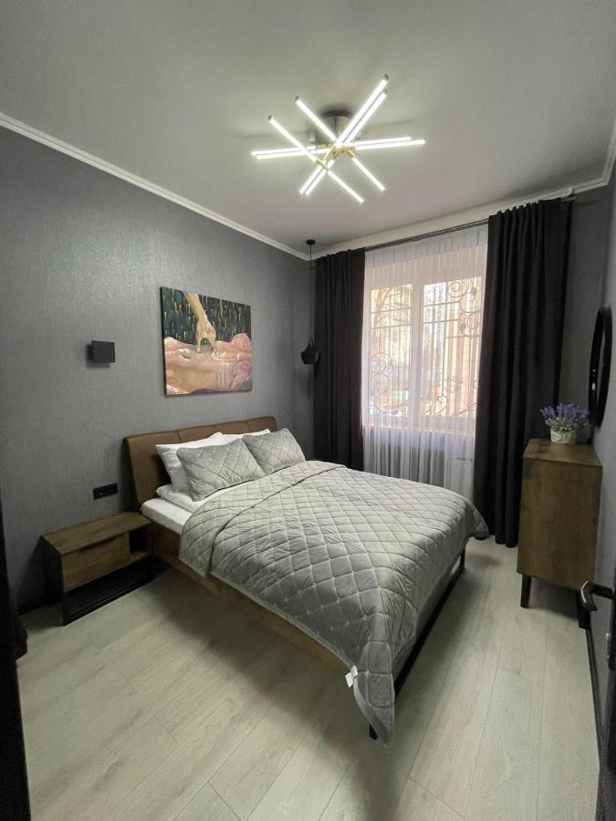 Vel Люкс Apartment Chernivtsi Ngoại thất bức ảnh