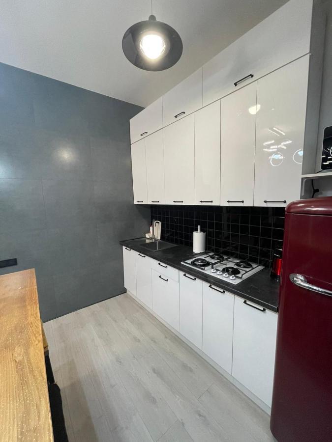 Vel Люкс Apartment Chernivtsi Ngoại thất bức ảnh
