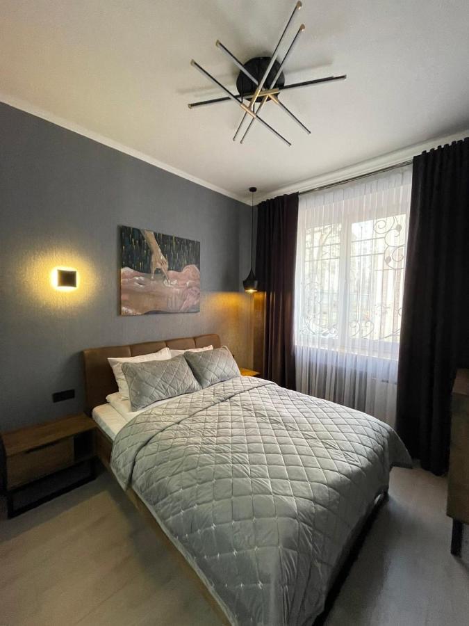Vel Люкс Apartment Chernivtsi Ngoại thất bức ảnh
