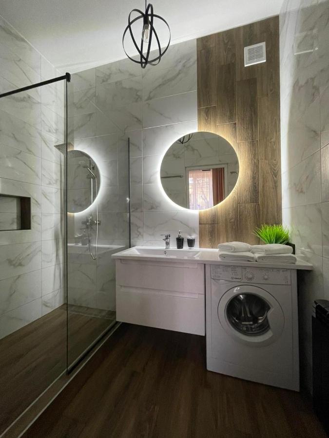 Vel Люкс Apartment Chernivtsi Ngoại thất bức ảnh
