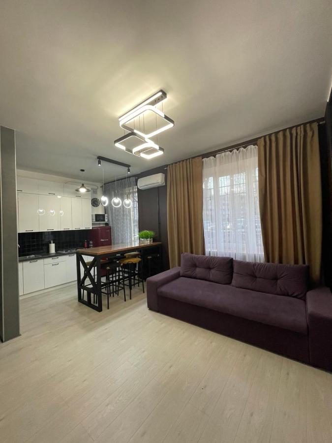 Vel Люкс Apartment Chernivtsi Ngoại thất bức ảnh